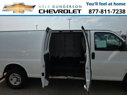 Used 2019 Chevrolet Express 3500 Extended w/ Driver Convenience Package image 9