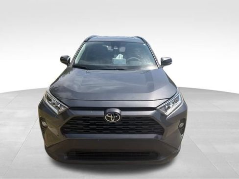 Used 2020 Toyota RAV4 XLE Premium FWD image 9