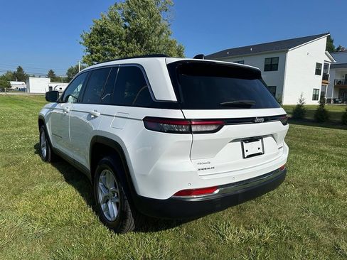 Used 2025 Jeep Grand Cherokee Laredo X AWD/4WD image 5
