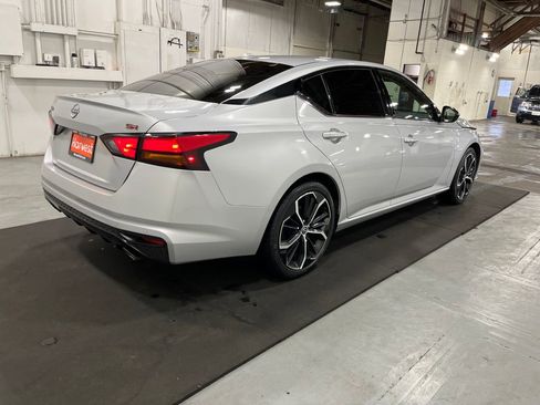 Used 2023 Nissan Altima 2.5 SR image 19