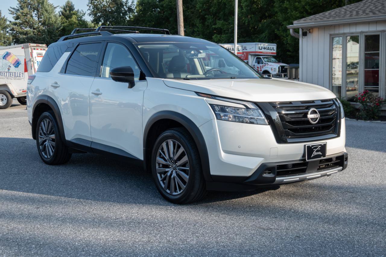 Used 2023 Nissan Pathfinder SL w/ SL Premium Package AWD/4WD image 4