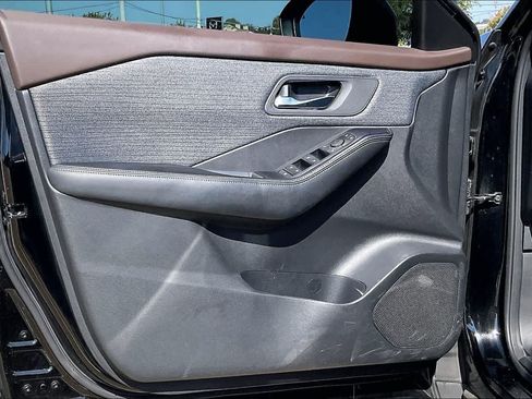 Used 2023 Nissan Rogue SV FWD image 26