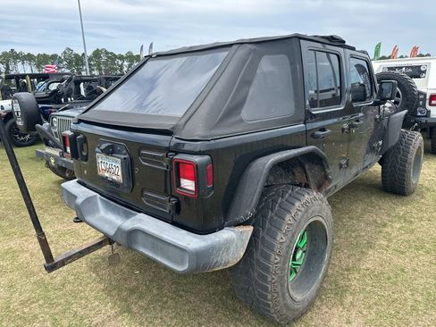 Used 2018 Jeep Wrangler Unlimited Sport S AWD/4WD image 1
