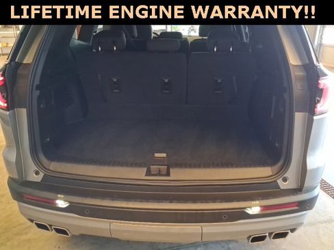 Used 2025 GMC Acadia Elevation image 25