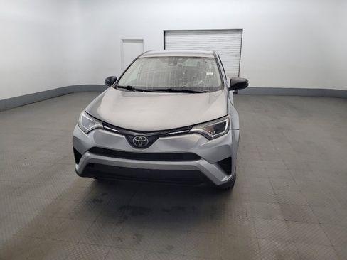 Used 2018 Toyota RAV4 LE w/ Carpet Mat Package AWD/4WD image 15