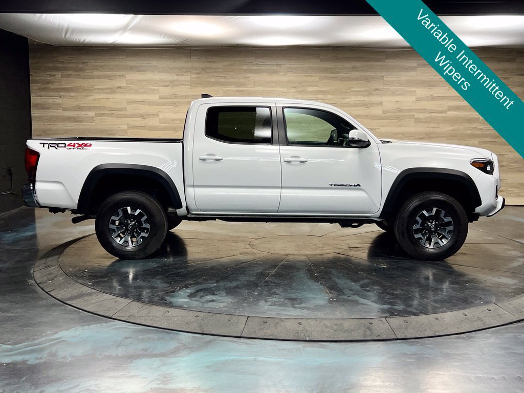 Used 2017 Toyota Tacoma TRD Off-Road w/ Tow Package (A/T) AWD/4WD image 24