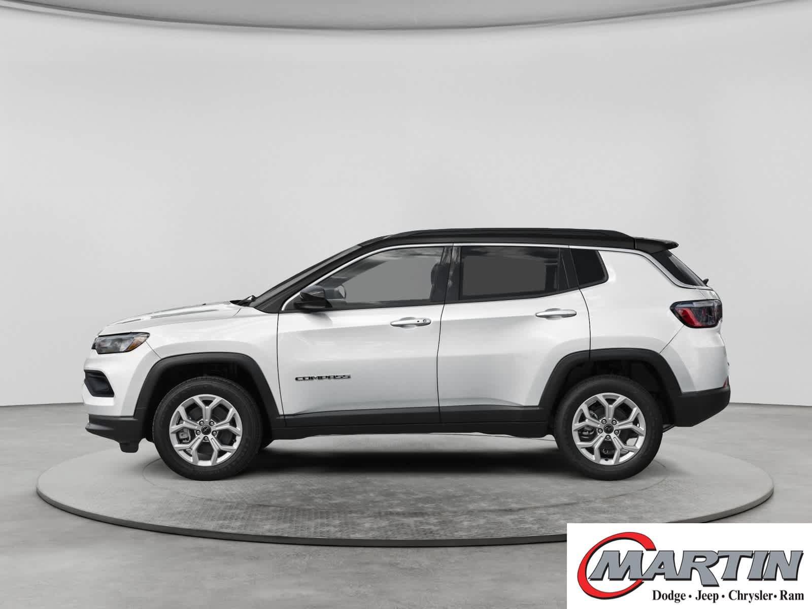 Used 2025 Jeep Compass Latitude w/ Convenience Group AWD/4WD image 5
