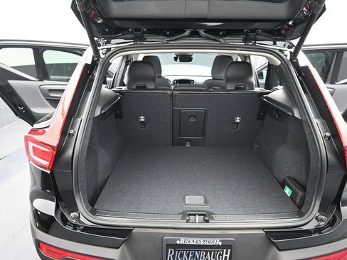 Certified 2025 Volvo XC40 B5 Core w/ Protection Package Premier image 14