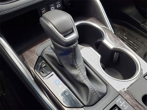 New 2026 Toyota Highlander Platinum image 38