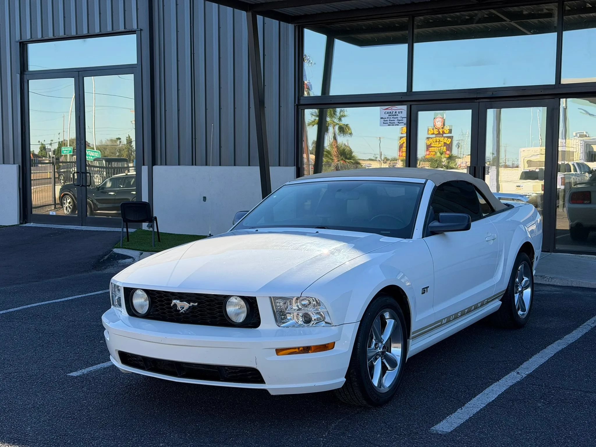Used 2006 Ford Mustang GT RWD image 2