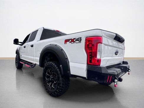 Used 2017 Ford F250 XLT w/ XLT Value Package image 6