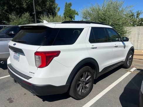 Used 2021 Ford Explorer XLT w/ Equipment Group 202A AWD/4WD image 6