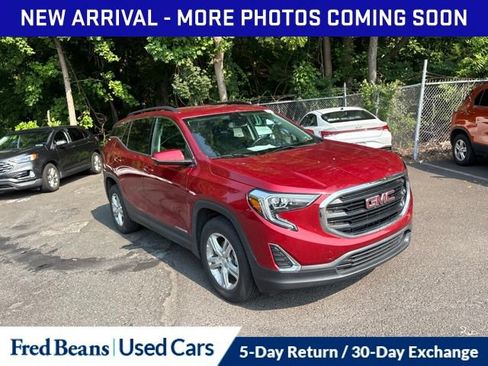 Used 2020 GMC Terrain SLE w/ Driver Convenience Package AWD/4WD image 3
