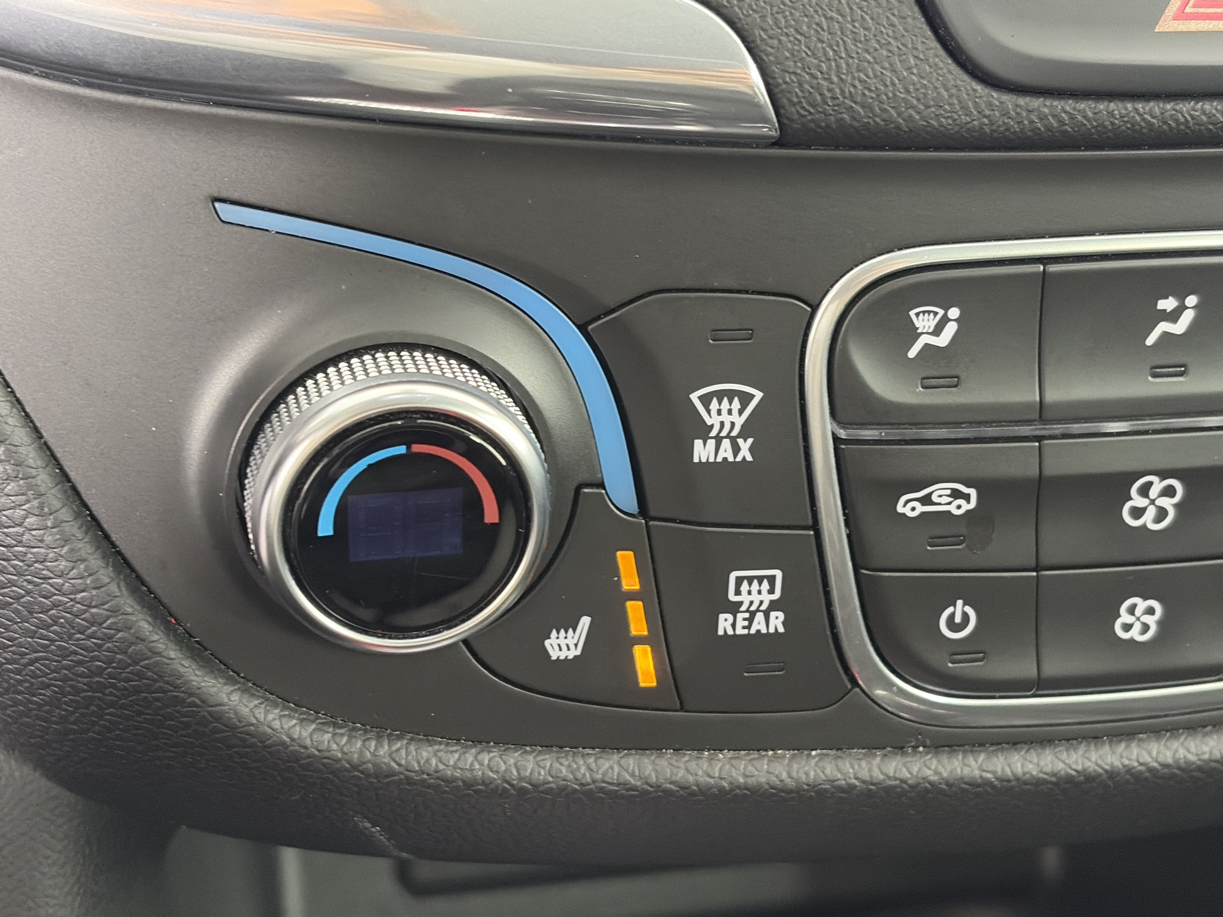 Used 2019 Chevrolet Equinox LT FWD image 23