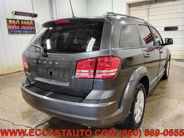 Used 2018 Dodge Journey SE w/ Connectivity Group FWD image 3