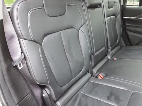 Used 2023 Jeep Grand Cherokee Limited AWD/4WD image 31