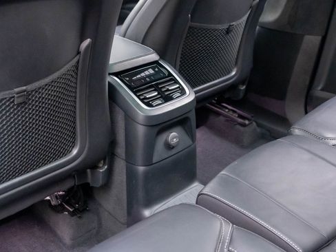 Used 2024 Volvo XC90 T8 Ultimate w/ Lounge Package AWD/4WD image 18