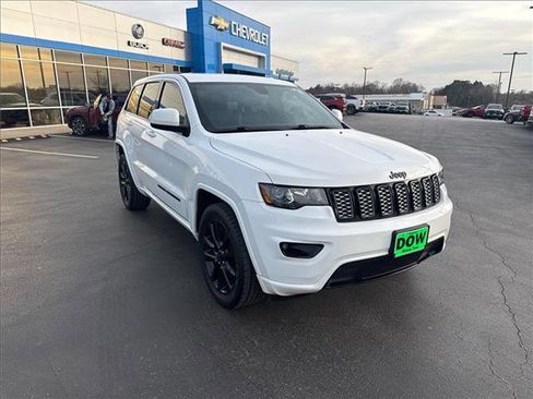 Used 2021 Jeep Grand Cherokee Laredo X image 4