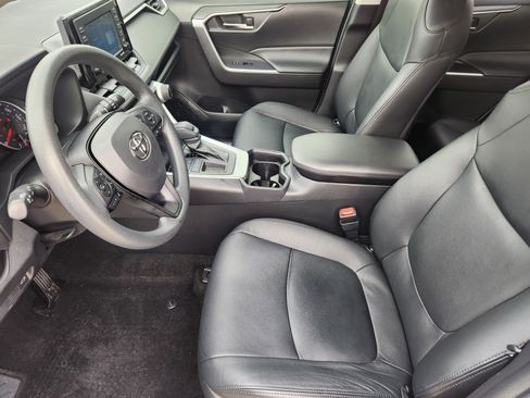 Used 2020 Toyota RAV4 XLE w/ Convenience Package image 15