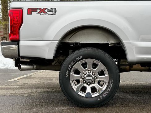 Used 2019 Ford F250 Lariat w/ Chrome Package image 9