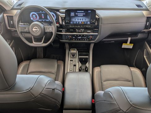 Used 2024 Nissan Pathfinder Platinum w/ Cargo Package image 24