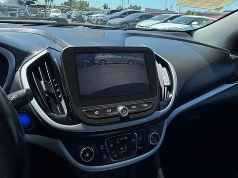 Used 2017 Chevrolet Volt LT FWD image 9
