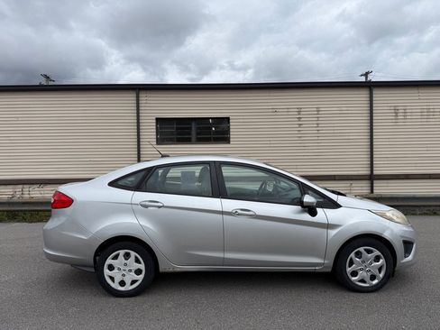 Used 2012 Ford Fiesta S image 2