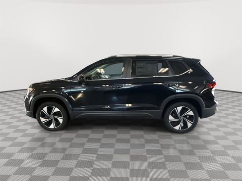 New 2026 Volkswagen Taos SE AWD/4WD image 8