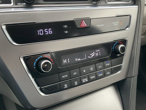 Used 2016 Hyundai Sonata SE image 4