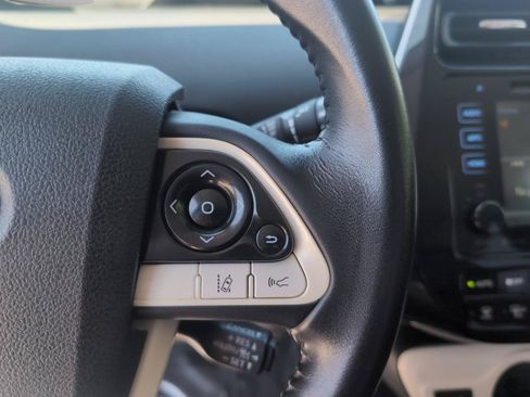 Used 2017 Toyota Prius Three Touring FWD image 20