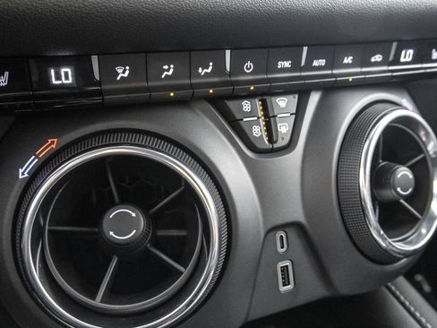 Certified 2023 Chevrolet Blazer LT w/ Sound & Technology Package FWD image 33