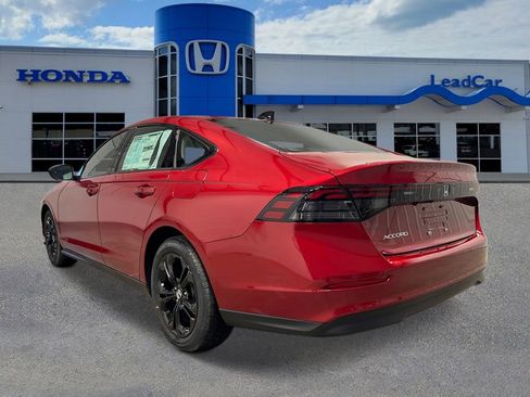 New 2025 Honda Accord SE image 3