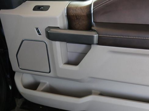 Used 2019 Ford F150 Limited image 26