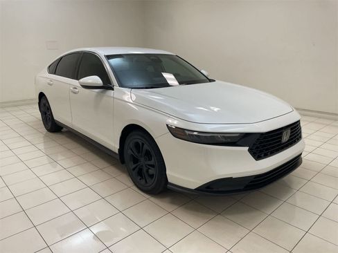 Used 2025 Honda Accord LX image 24