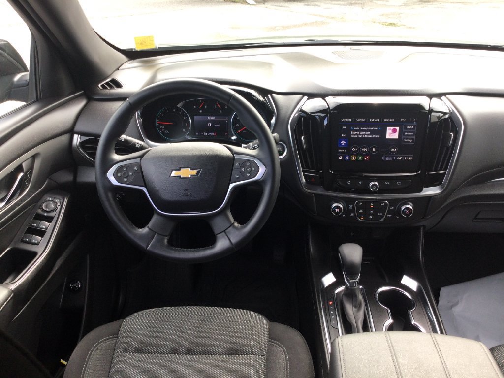 Used 2023 Chevrolet Traverse LT FWD image 16