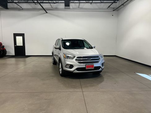 Used 2017 Ford Escape SE AWD/4WD image 1