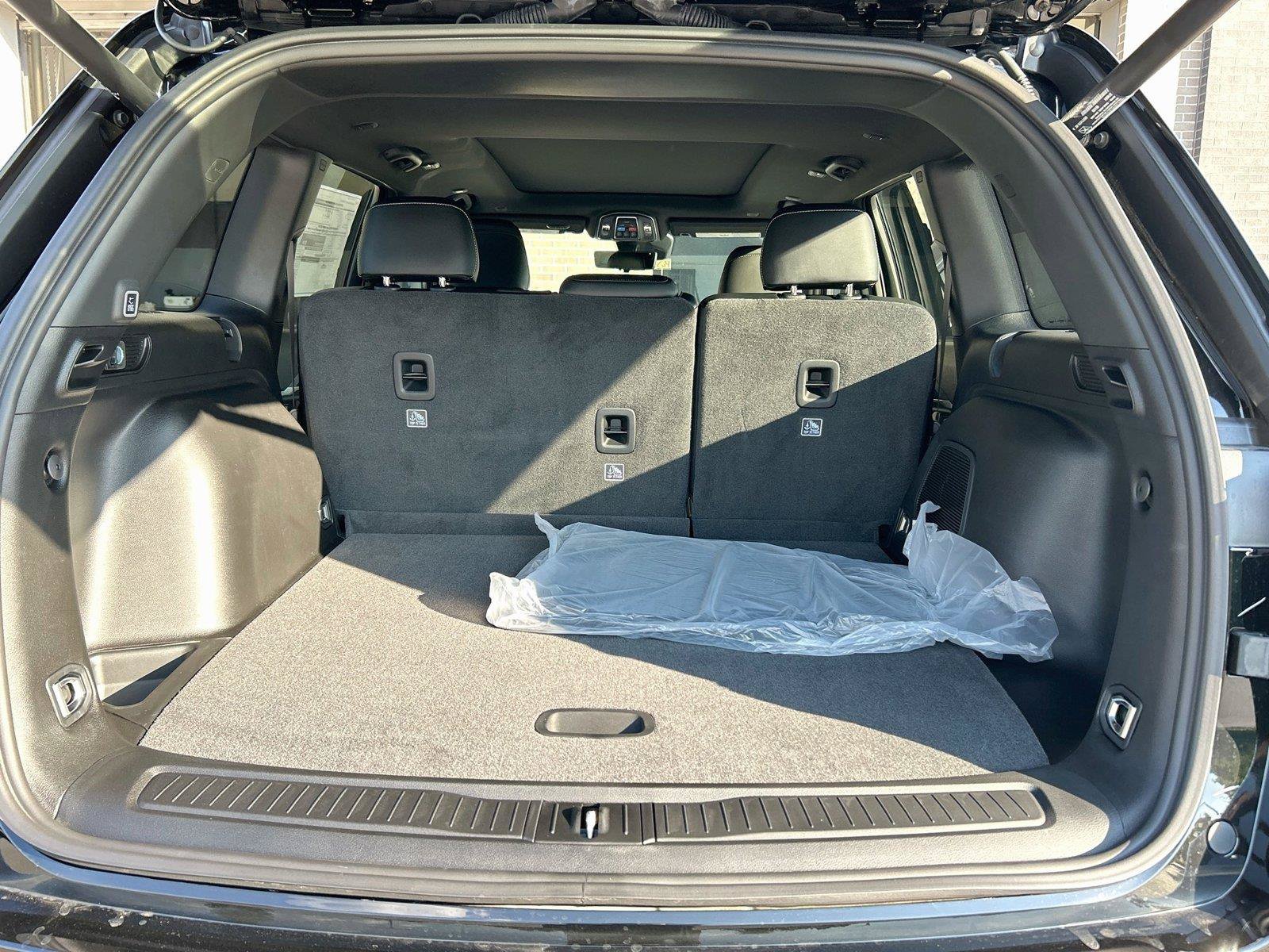 New 2027 Jeep Grand Cherokee Limited AWD/4WD image 13