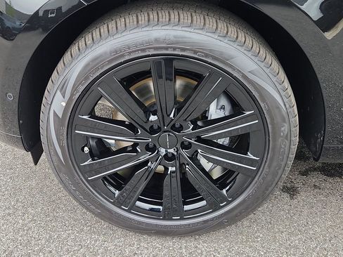 New 2026 Land Rover Range Rover Long Wheelbase SE AWD/4WD image 9