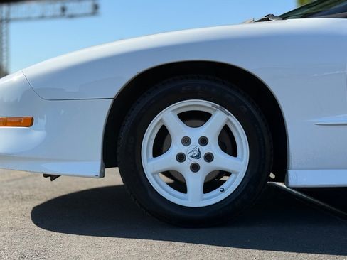 Used 1994 Pontiac Firebird Trans Am GT RWD image 10