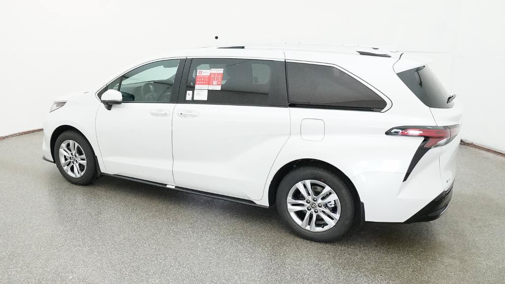 Used 2026 Toyota Sienna Limited FWD image 7