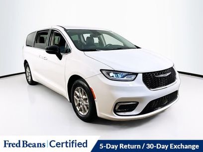 Used 2024 Chrysler Pacifica Touring-L