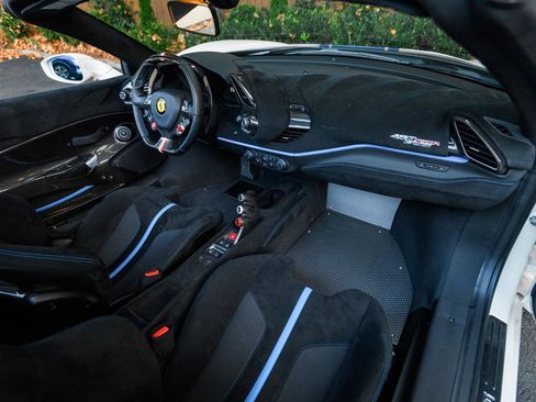 Used 2020 Ferrari 488 Pista Spider image 17