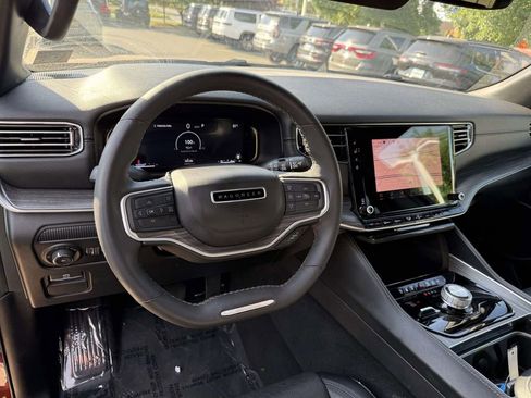 Certified 2024 Jeep Wagoneer L Series II w/ Flexible Seating Group AWD/4WD image 2