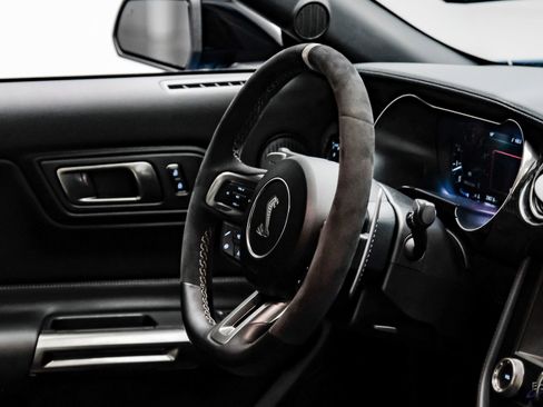 Used 2021 Ford Mustang Shelby GT500 w/ Carbon Fiber Track Pack image 49