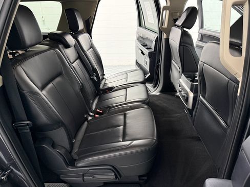 Used 2024 Ford Expedition Max XLT image 13