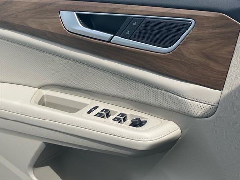 New 2026 Volkswagen Atlas SE FWD image 11