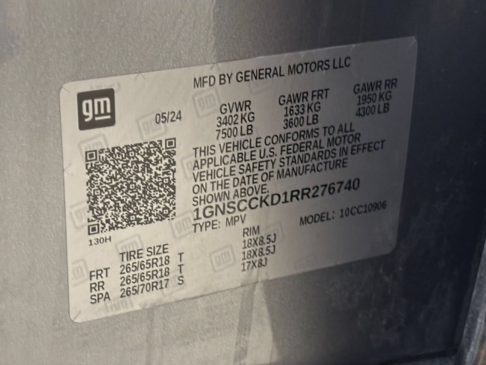 Used 2024 Chevrolet Suburban LT RWD image 31