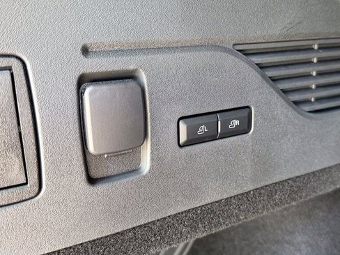 New 2025 Lincoln Nautilus Premier w/ Equipment Group 102A image 16