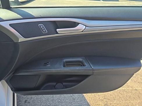 Used 2019 Ford Fusion SE AWD/4WD image 31