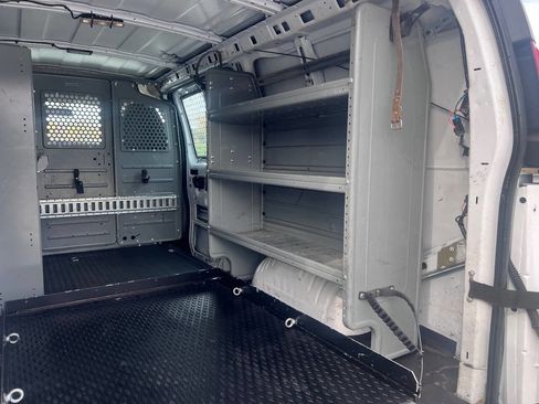 Used 2015 Chevrolet Express 2500 image 14